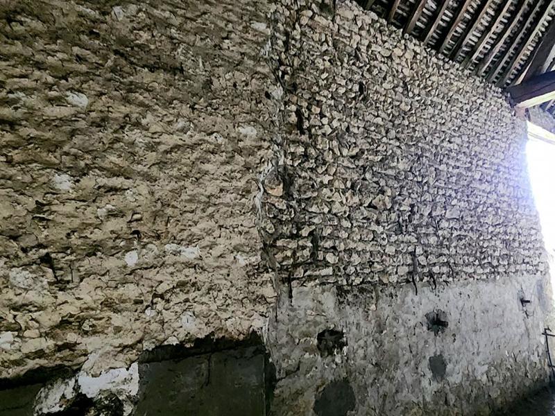 Grange - 140 m² - 1 pièce