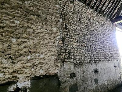 Grange - 140 m² - 1 pièce