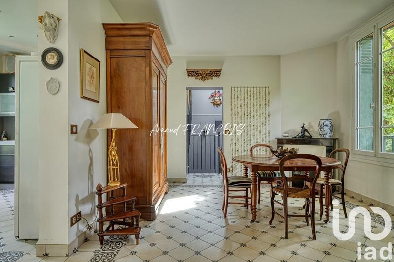 Maison - 184 m² - 9 pièces