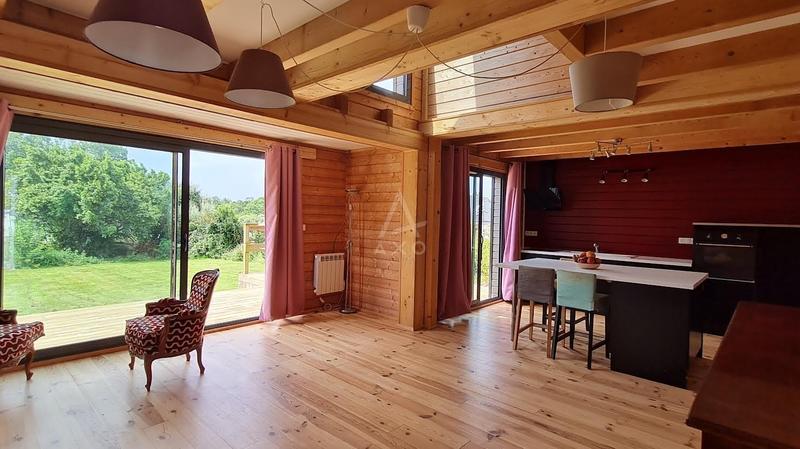 Maison de bois - 126 m² - 8 pièces