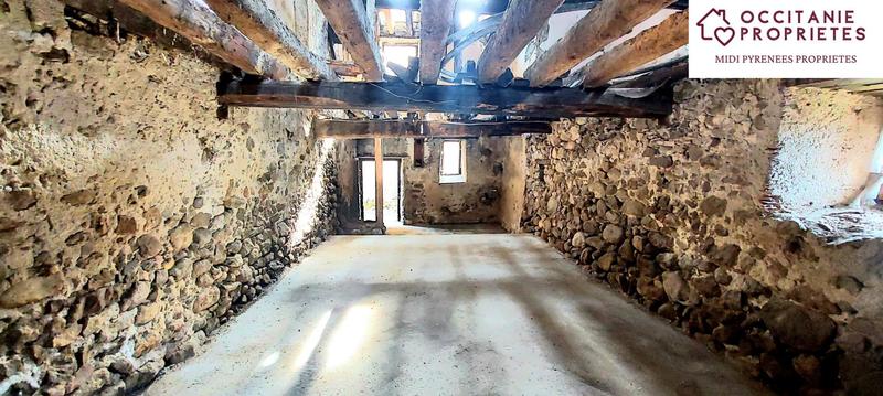 Maison de village - 130 m² - 1 pièce