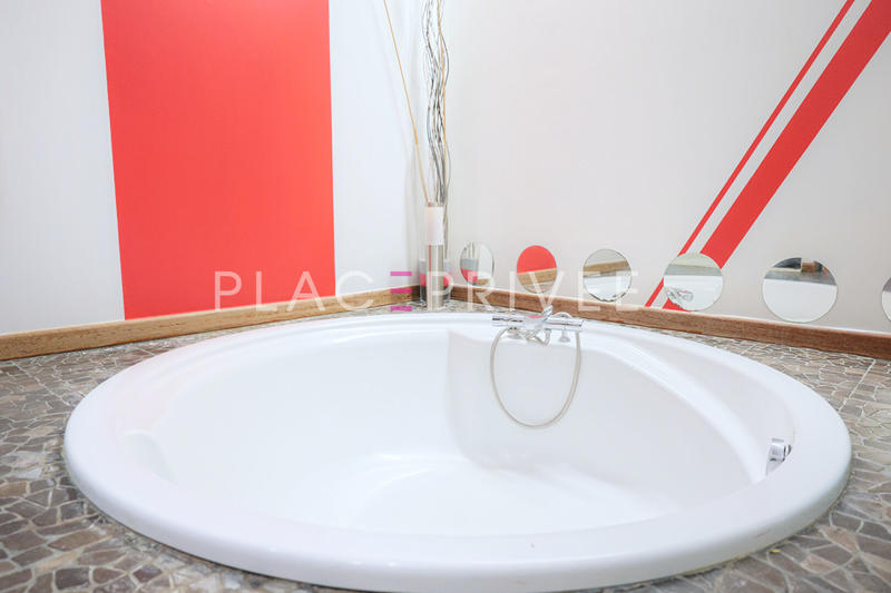 Appartement - 80 m² - 3 pièces