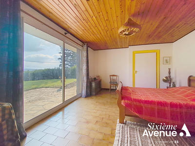 Maison - 121 m² - 7 pièces