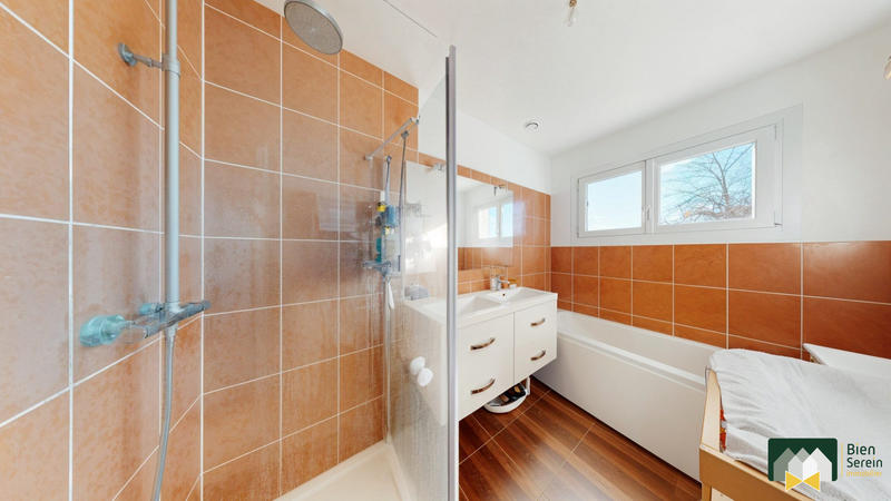 Maison - 85 m² - 5 pièces