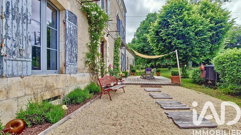 Maison - 262 m² - 7 pièces