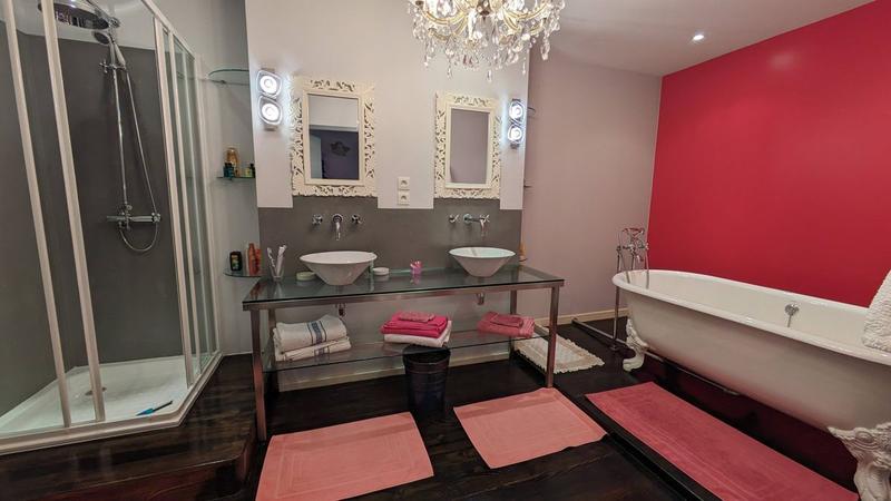 Propriété - 290 m² - 5 pièces