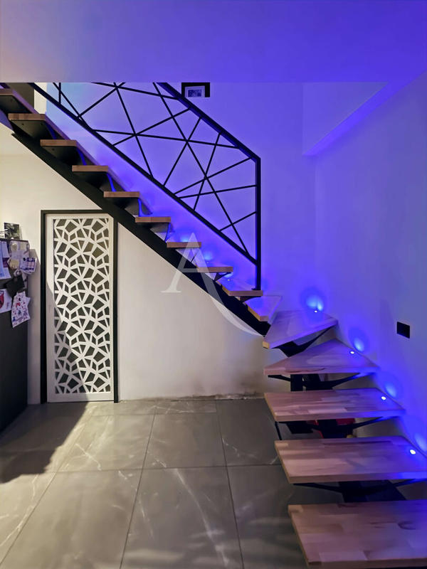 Maison - 175 m² - 8 pièces