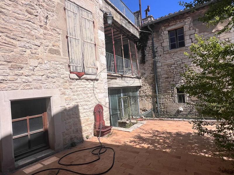 Demeure - 430 m² - 18 pièces