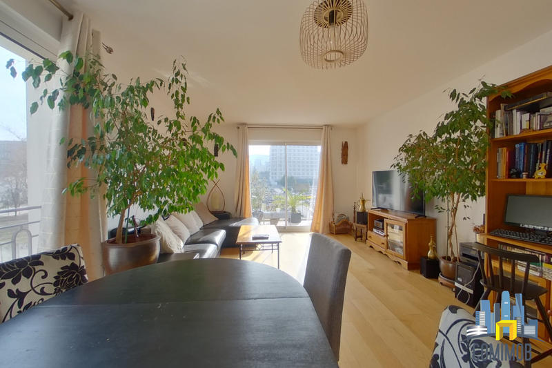 Appartement - 90 m² - 4 pièces