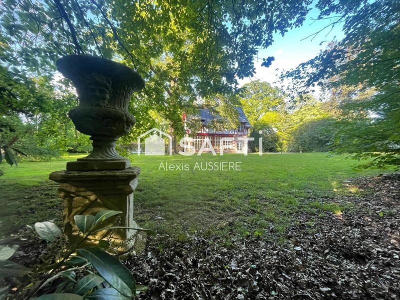 Maison - 412 m² - 11 pièces