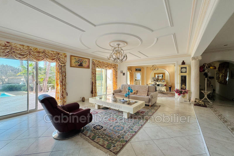 Maison - 250 m² - 3 pièces