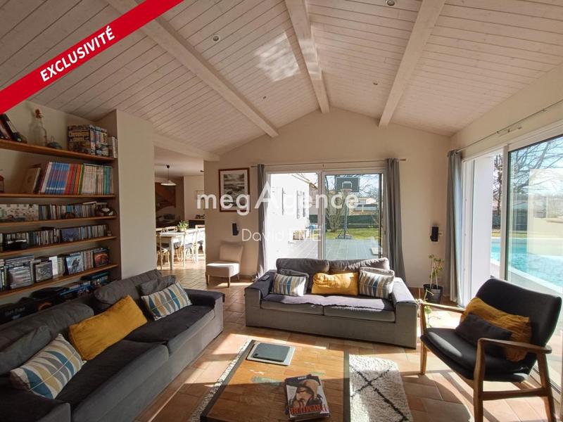 Maison traditionnelle - 147 m² - 6 pièces