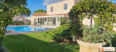 Maison - 260 m² - 7 pièces