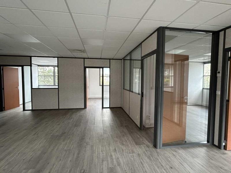 Bureau - 182 m²
