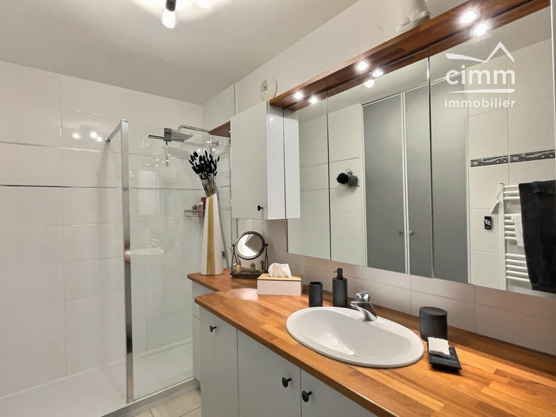 Appartement - 105 m² - 4 pièces