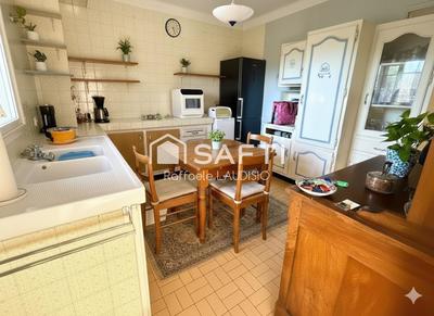 Maison - 210 m² - 6 pièces