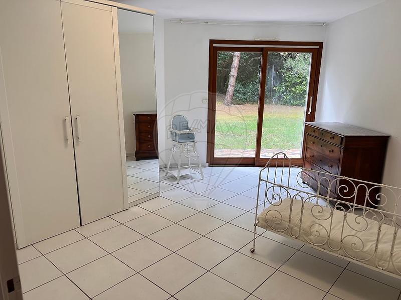 Propriété - 264 m² - 6 pièces