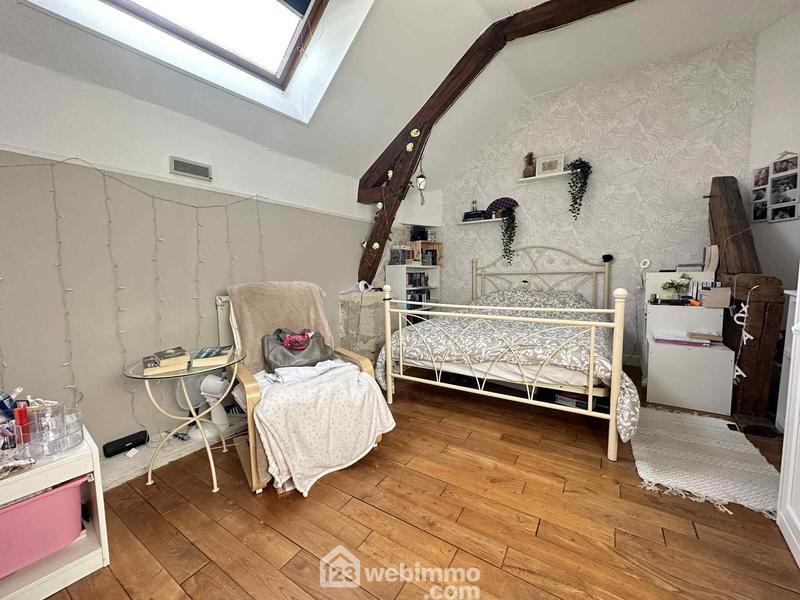 Maison - 255 m² - 8 pièces