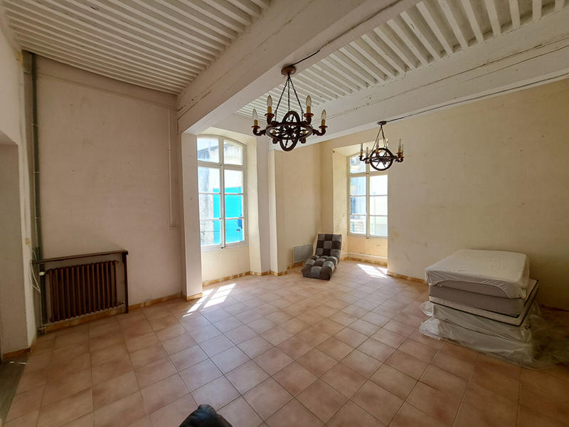 Maison - 221 m² - 8 pièces