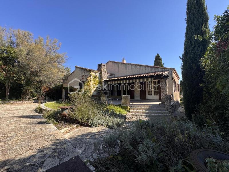 Maison - 180 m² - 7 pièces