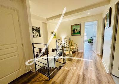 Maison contemporaine - 182 m² - 6 pièces