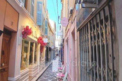 Maison - 207 m² - 8 pièces