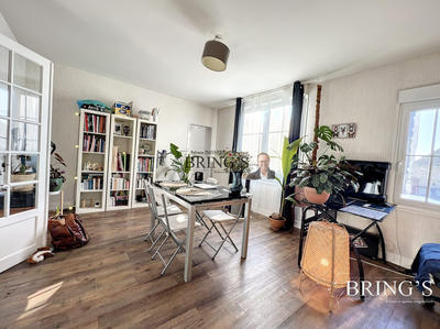 Maison - 140 m² - 10 pièces