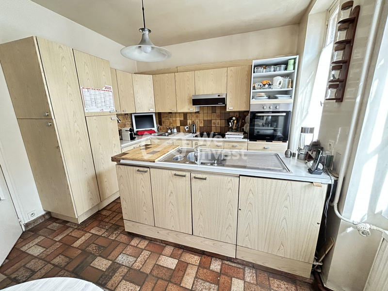 Maison - 210 m² - 8 pièces