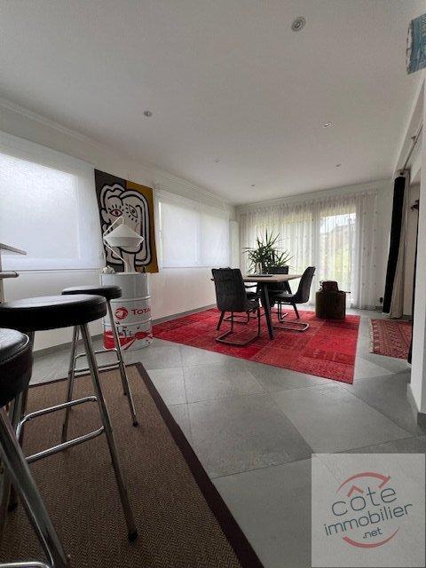 Maison - 240 m² - 6 pièces