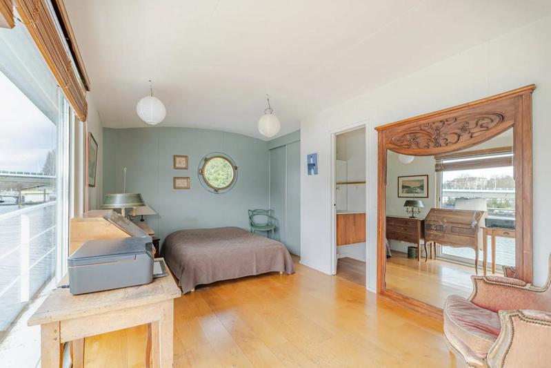 Maison - 250 m² - 7 pièces