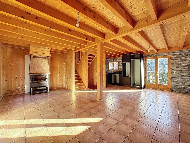 Maison - 90 m² - 5 pièces