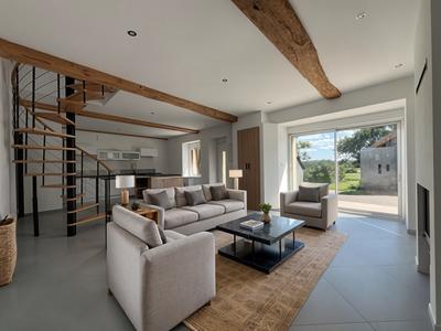 Maison - 95 m² - 5 pièces