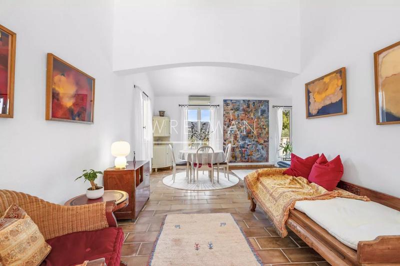 Maison - 218 m² - 9 pièces