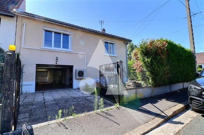Maison - 80 m² - 4 pièces