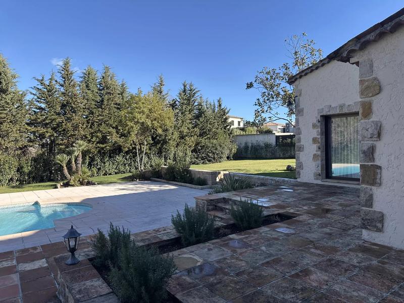 Maison - 170 m² - 7 pièces