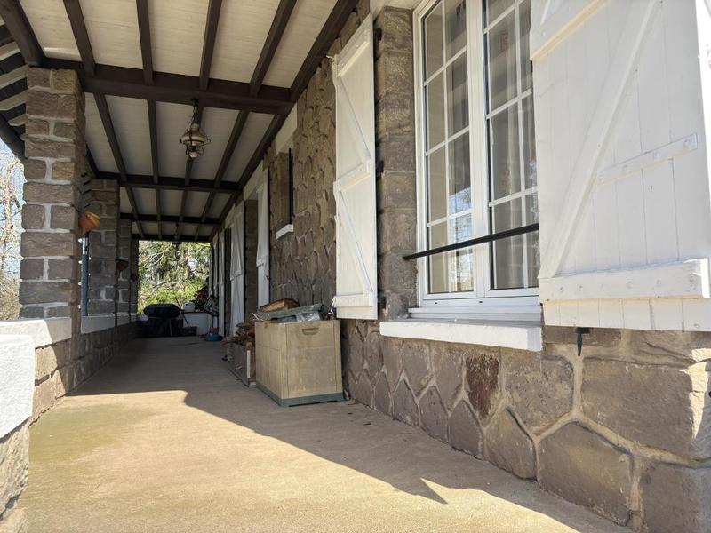 Maison - 218 m² - 5 pièces