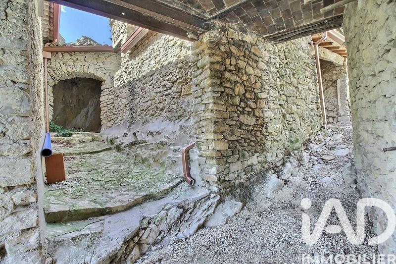 Maison - 220 m² - 8 pièces