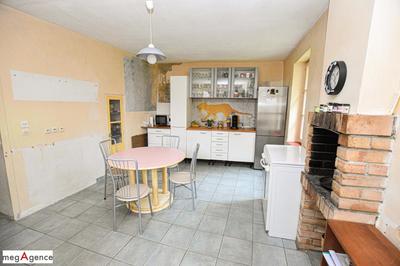 Maison - 277 m² - 12 pièces