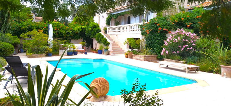 Villa - 220 m² - 8 pièces