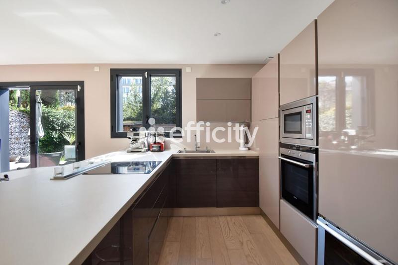 Pavillon - 164 m² - 5 pièces