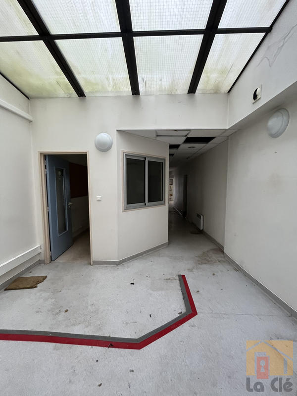 Local commercial - 177 m² - 6 pièces