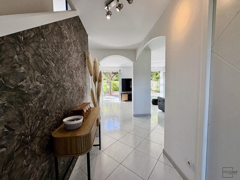 Maison traditionnelle - 143 m² - 7 pièces