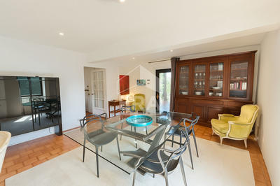 Maison - 220 m² - 5 pièces