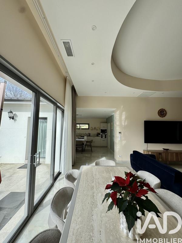 Maison - 187 m² - 7 pièces