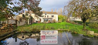 Maison - 250 m² - 10 pièces