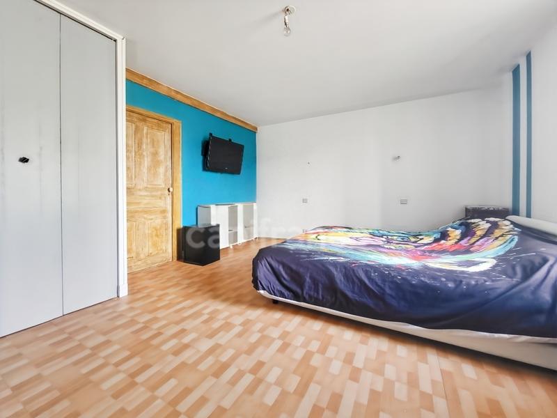 Maison - 255 m² - 9 pièces