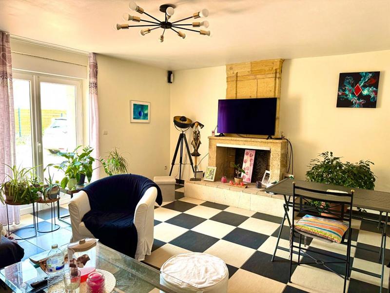 Maison - 220 m² - 9 pièces