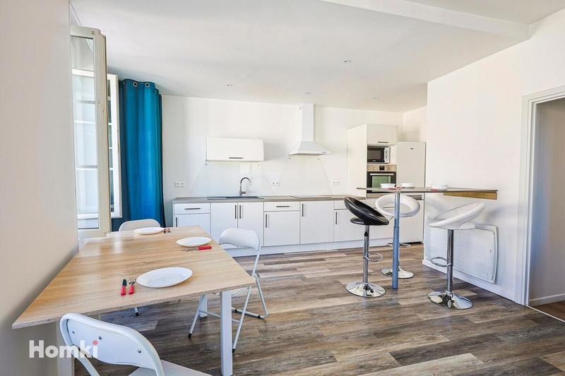 Immeuble - 122 m² - 9 pièces