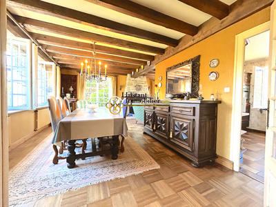 Demeure - 160 m² - 6 pièces