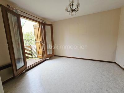 Maison traditionnelle - 94 m² - 4 pièces